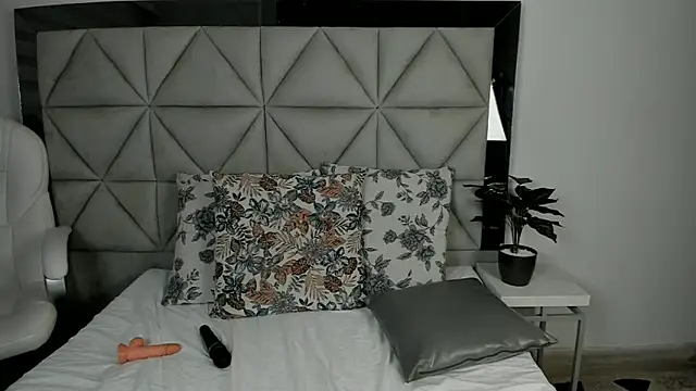 Snapshot of nina_pons chatting on 03/11/25, 11:04 nina pons online show from 03/11/25, 11:04