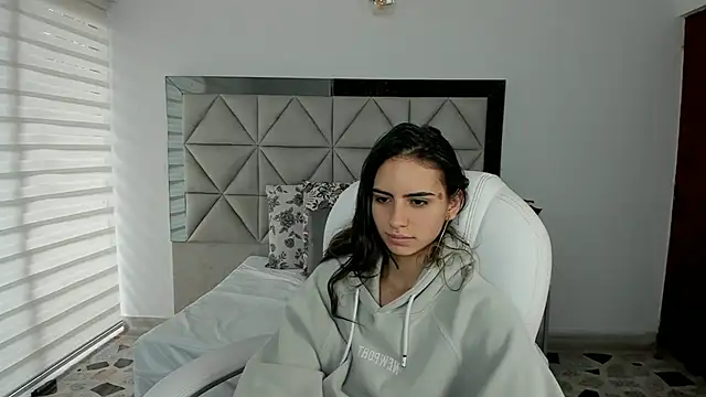 Snapshot of nina_pons chatting on 03/12/25, 09:03 nina pons online show from 03/12/25, 09:03