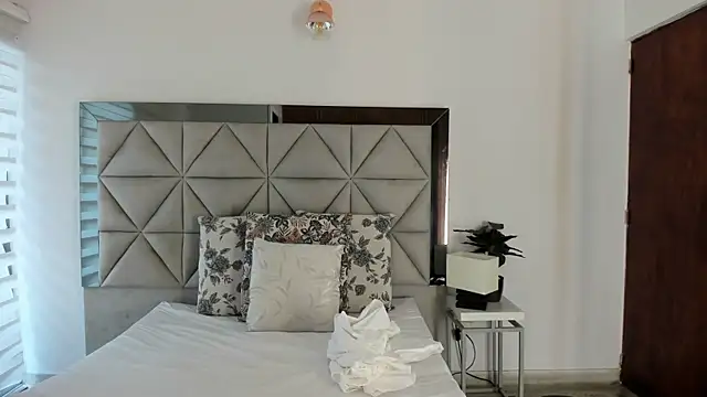 Snapshot of nina_pons chatting on 10/02/25, 09:22 nina pons online show from 10/02/25, 09:22