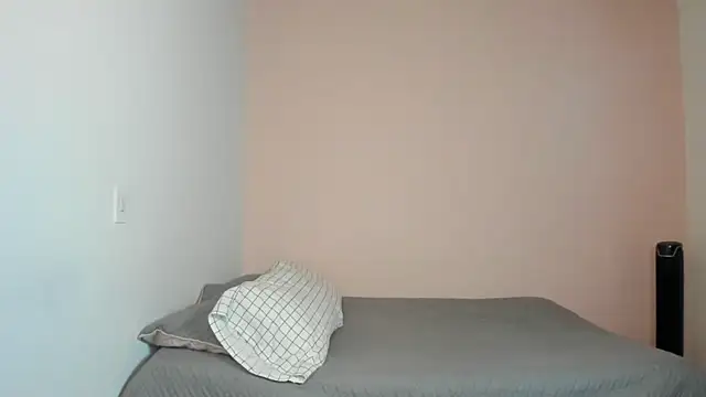 Snapshot of nina_pons chatting on 12/14/25, 05:40 nina pons online show from 12/14/25, 05:40