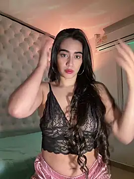 Snapshot of ZarahEvans chatting on 12/19/24, 07:51 ZarahEvans online show from 12/19/24, 07:51