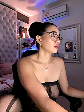 ZarahEvans online show from 11/21/25, 07:56