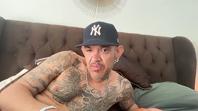 RoodoggXL online show from 03/31/26, 06:19