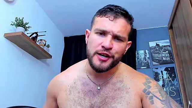 Snapshot of AndrewDiaz chatting on 12/15/25, 04:28 AndrewDiaz online show from 12/15/25, 04:28