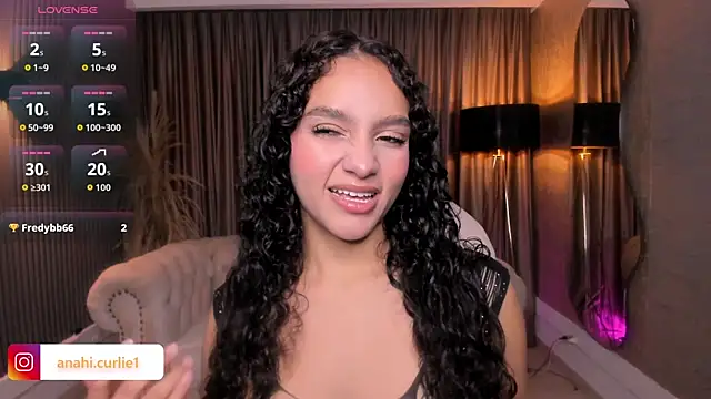 Snapshot of anahi_curlie1 chatting on 06/08/26, 11:10 anahi curlie1 online show from 06/08/26, 11:10
