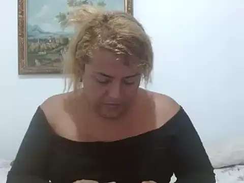 Snapshot of KIARAMARSHALLWELLZ chatting on 01/20/25, 04:01 KIARAMARSHALLWELLZ online show from 01/20/25, 04:01