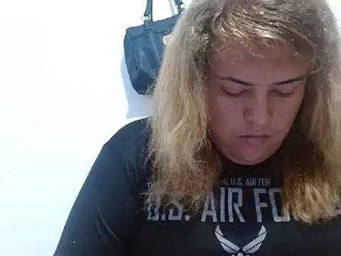 Snapshot of KIARAMARSHALLWELLZ chatting on 02/12/25, 11:51 KIARAMARSHALLWELLZ online show from 02/12/25, 11:51