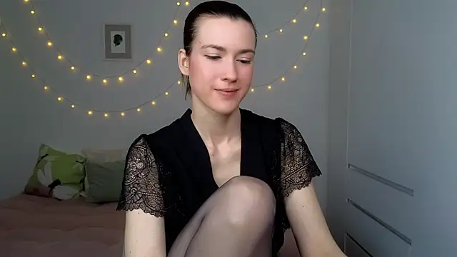 Snapshot of AliciaNewell chatting on 07/05/26, 04:19 AliciaNewell online show from 07/05/26, 04:19