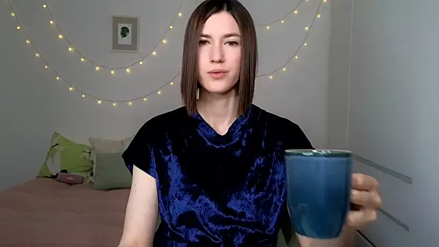 Snapshot of AliciaNewell chatting on 07/14/26, 04:28 AliciaNewell online show from 07/14/26, 04:28