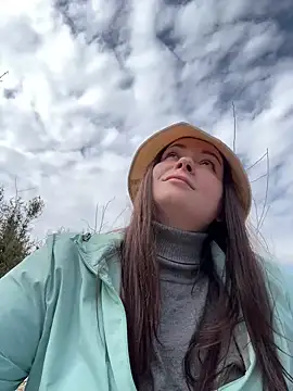 Snapshot of dreams4u chatting on 03/14/25, 09:46 dreams4u online show from 03/14/25, 09:46