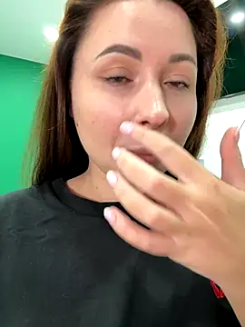 Snapshot of dreams4u chatting on 10/12/25, 09:19 dreams4u online show from 10/12/25, 09:19