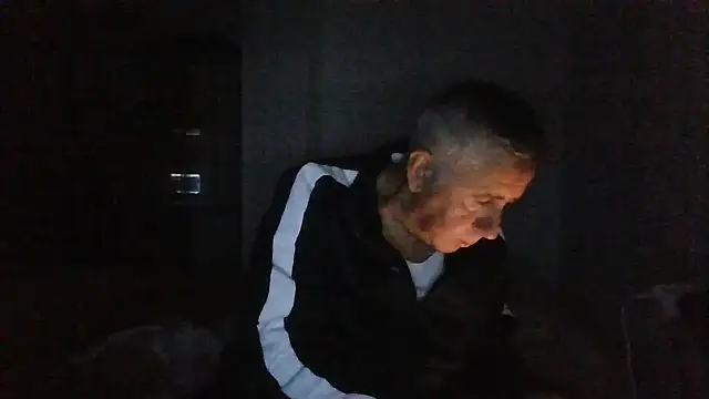 parejamlga58 online show from 12/17/25, 10:27