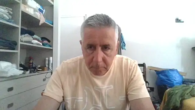Snapshot of parejamlga58 chatting on 05/18/26, 01:39 parejamlga58 online show from 05/18/26, 01:39