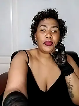 Snapshot of KINKYTEE20 chatting on 11/24/25, 07:46 KINKYTEE20 online show from 11/24/25, 07:46