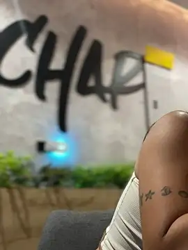 Snapshot of Emilia_Bakerr chatting on 12/20/24, 06:13 Emilia Bakerr online show from 12/20/24, 06:13