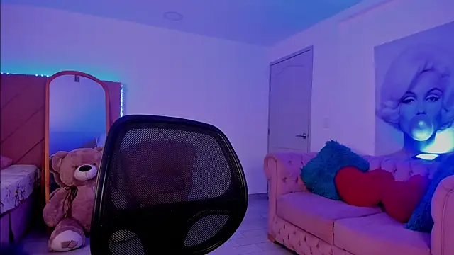 Snapshot of Marily_Daniela_ chatting on 09/21/25, 02:13 Marily Daniela online show from 09/21/25, 02:13