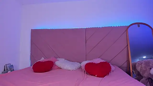 Snapshot of Marily_Daniela_ chatting on 11/30/25, 02:26 Marily Daniela online show from 11/30/25, 02:26