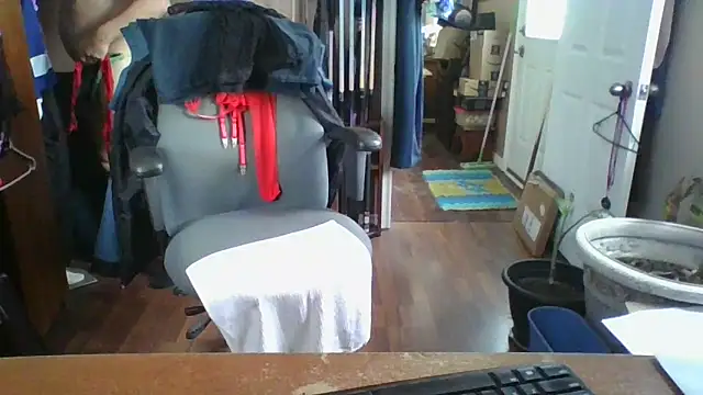 Snapshot of Daremeknot chatting on 02/19/25, 02:55 Daremeknot online show from 02/19/25, 02:55