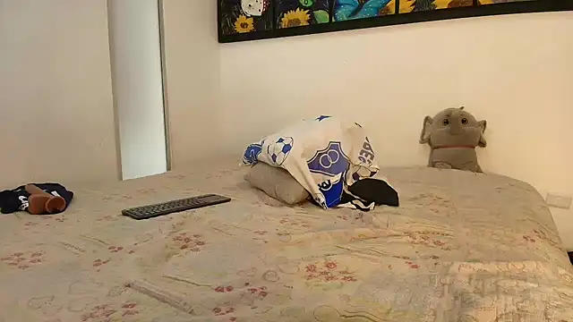 Snapshot of MrsFoucher chatting on 12/02/25, 02:23 MrsFoucher online show from 12/02/25, 02:23