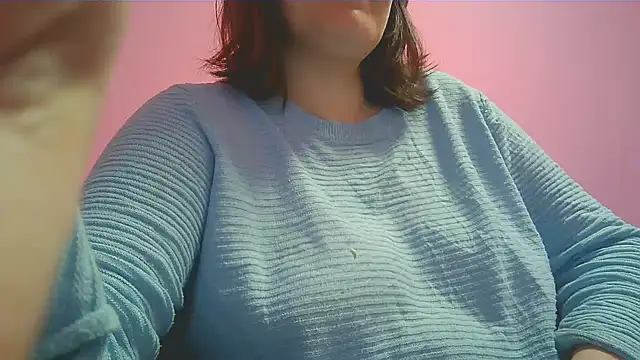 Snapshot of Lucinka1 chatting on 12/06/24, 05:22 Lucinka1 online show from 12/06/24, 05:22