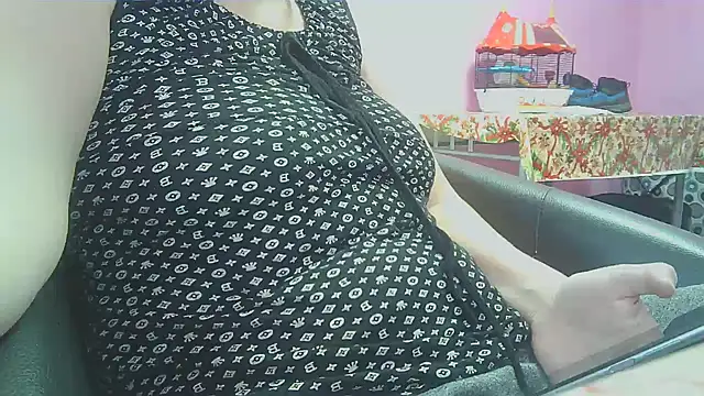 Snapshot of Lucinka1 chatting on 01/06/25, 07:42 Lucinka1 online show from 01/06/25, 07:42