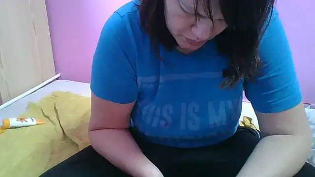 Snapshot of Lucinka1 chatting on 02/17/25, 03:42 Lucinka1 online show from 02/17/25, 03:42