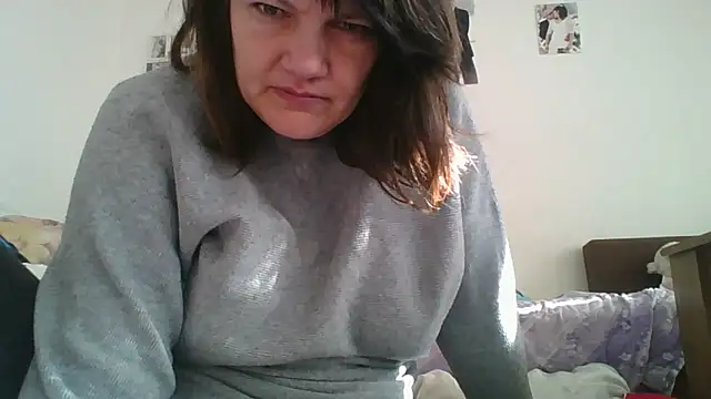 Snapshot of Lucinka1 chatting on 03/05/25, 08:32 Lucinka1 online show from 03/05/25, 08:32