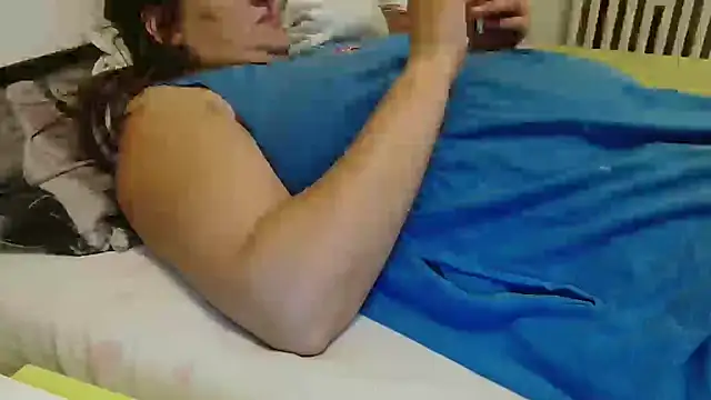 Snapshot of Lucinka1 chatting on 10/06/25, 04:26 Lucinka1 online show from 10/06/25, 04:26