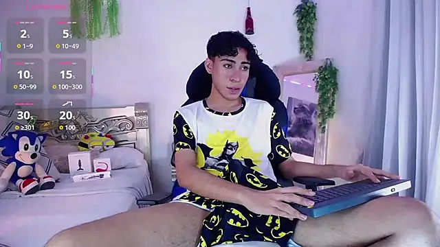 huge armound online show from 10/10/25, 03:27