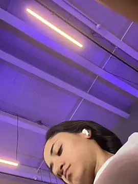  Caroliinee  online show from 02/04/25, 03:57