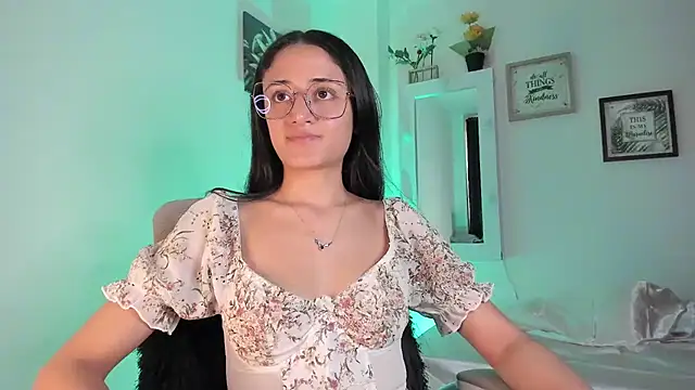  Caroliinee  online show from 02/12/25, 09:33