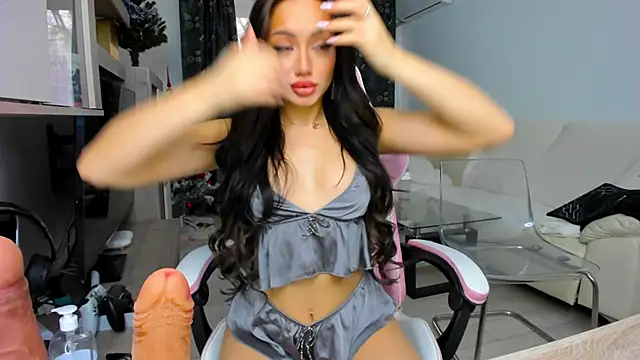 KaylaLaine online show from 02/05/25, 06:13