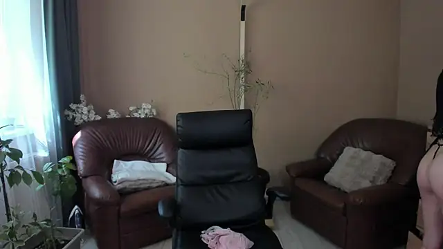 KaylaLaine online show from 05/11/26, 07:14