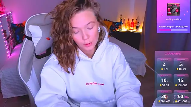 Snapshot of Karen_morris chatting on 12/12/24, 08:36 Karen morris online show from 12/12/24, 08:36