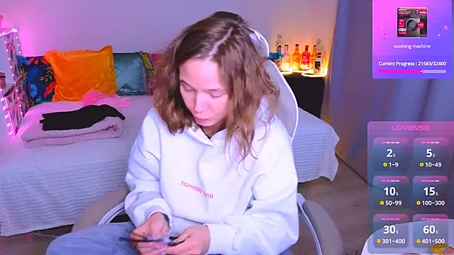 Snapshot of Karen_morris chatting on 12/12/24, 02:44 Karen morris online show from 12/12/24, 02:44