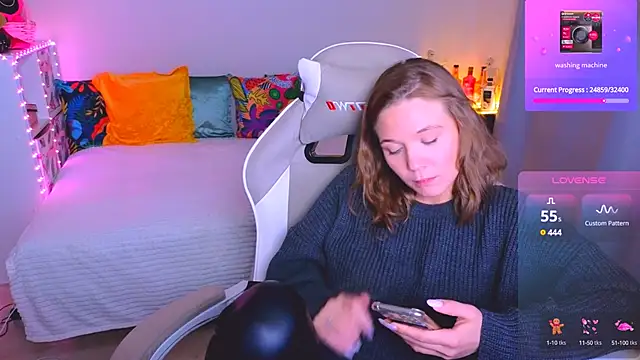 Snapshot of Karen_morris chatting on 12/15/24, 03:31 Karen morris online show from 12/15/24, 03:31