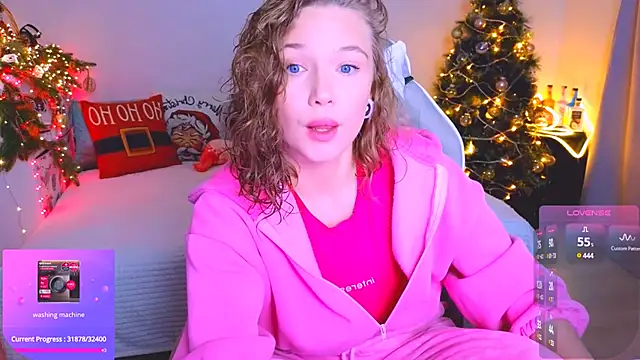 Snapshot of Karen_morris chatting on 12/23/24, 10:10 Karen morris online show from 12/23/24, 10:10