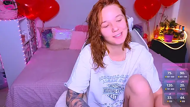 Snapshot of Karen_morris chatting on 02/19/25, 11:17 Karen morris online show from 02/19/25, 11:17