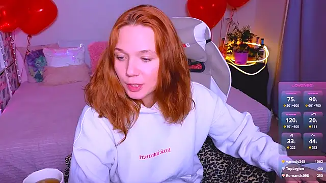 Snapshot of Karen_morris chatting on 02/20/25, 06:02 Karen morris online show from 02/20/25, 06:02