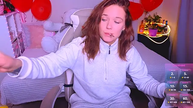 Snapshot of Karen_morris chatting on 03/08/25, 02:08 Karen morris online show from 03/08/25, 02:08