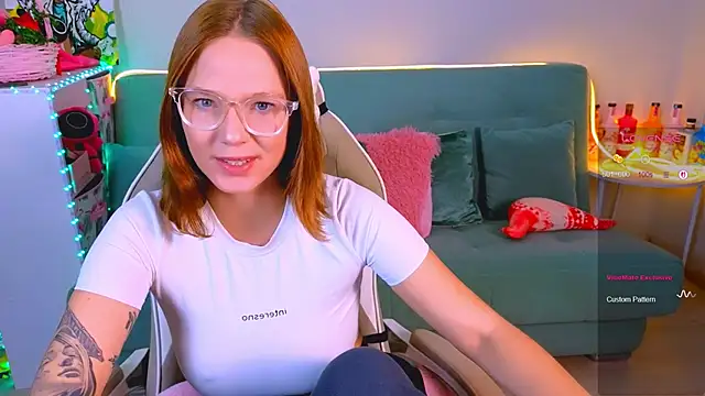 Snapshot of Karen_morris chatting on 10/16/25, 05:14 Karen morris online show from 10/16/25, 05:14