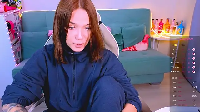 Snapshot of Karen_morris chatting on 10/24/25, 05:42 Karen morris online show from 10/24/25, 05:42