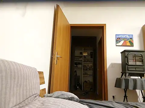 Snapshot of noidentiti chatting on 12/28/24, 11:26 noidentiti online show from 12/28/24, 11:26