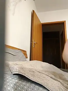 Snapshot of noidentiti chatting on 02/28/25, 12:10 noidentiti online show from 02/28/25, 12:10