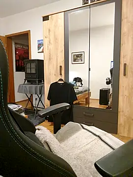 Snapshot of noidentiti chatting on 03/21/25, 07:57 noidentiti online show from 03/21/25, 07:57