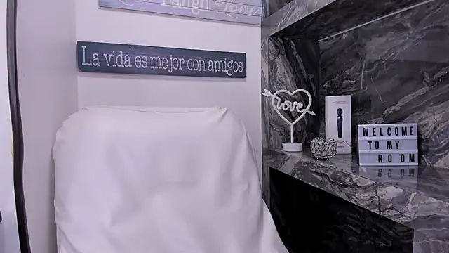 miss danika online show from 09/23/25, 11:02