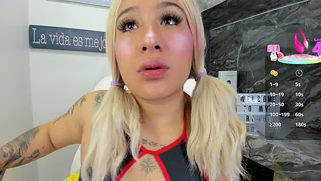 miss danika online show from 10/09/25, 11:08