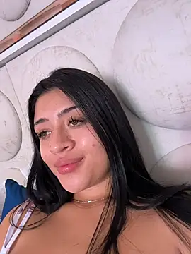 lucianaroy online show from 11/12/25, 01:11