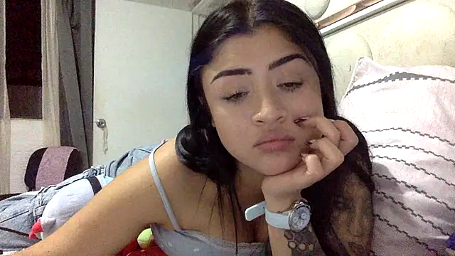 Snapshot of lucianaroy chatting on 07/18/26, 01:21 lucianaroy online show from 07/18/26, 01:21