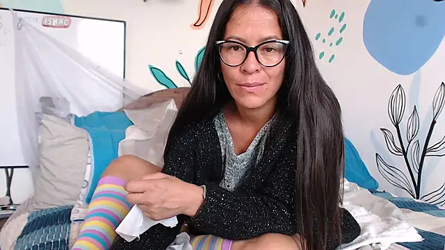 lupita84 online show from 12/14/25, 05:18